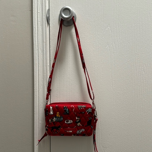 VERA BRADLEY HOLIDAY CATS- RFID All In One Crossbody Wallet - Picture 1 of 6